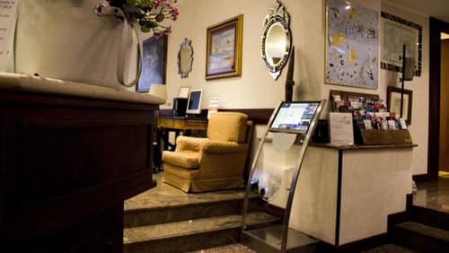 Hotel Bristol, Lobby sitting area