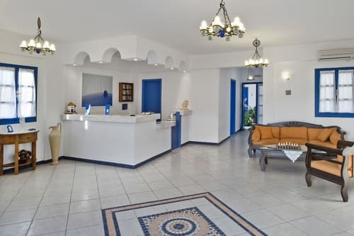 Irigeneia Hotel, Reception