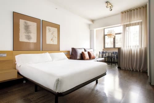 Aramunt Apartments, Primary image