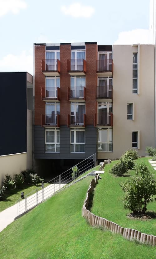 Séjours & Affaires Paris Ivry, Property grounds