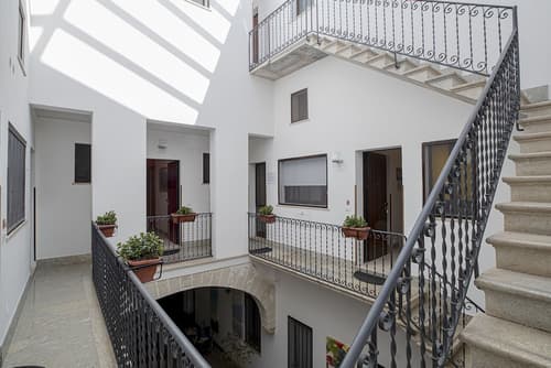 CasaTrapani, Primary image