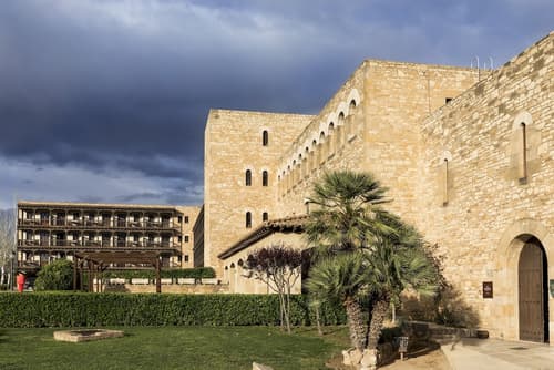 Parador de Tortosa, Courtyard