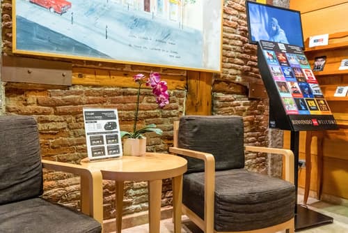 Windsor Puerta del Sol, Reception