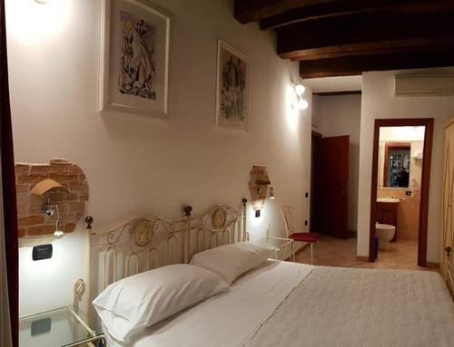 Sardinia Domus, Room