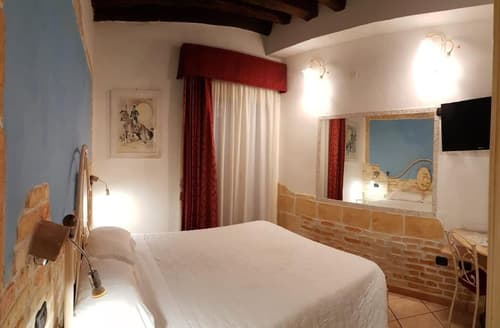 Sardinia Domus, Room