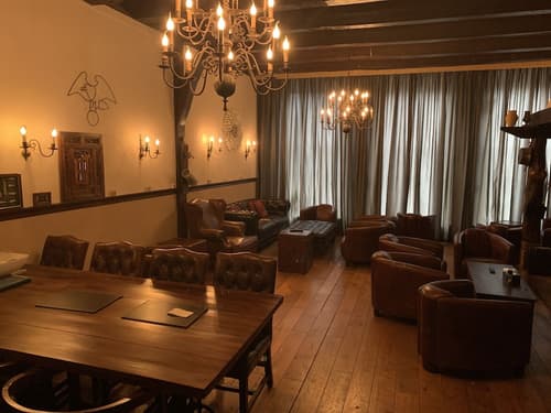 Amadeus Hotel, Lobby sitting area