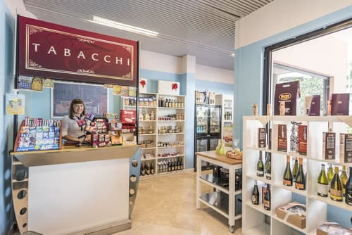 Caesar's Hotel, Gift shop