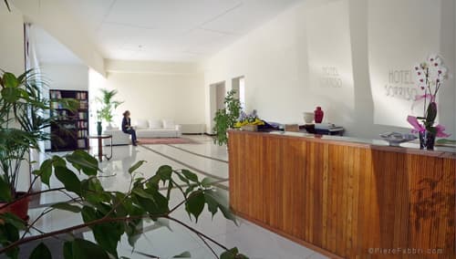 Hotel Sorriso, Primary image