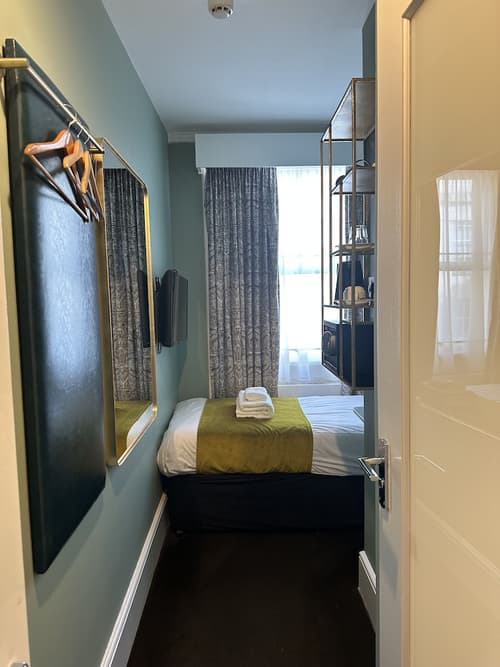 Bloomsbury Palace Hotel, Room
