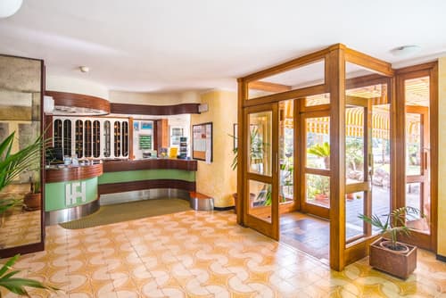 Hotel Fabricia, Reception