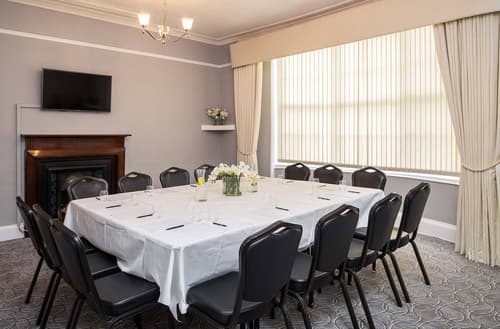 The Royal & Fortescue, Meeting facility