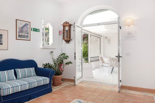 Hotel La Bougainville, Lobby lounge