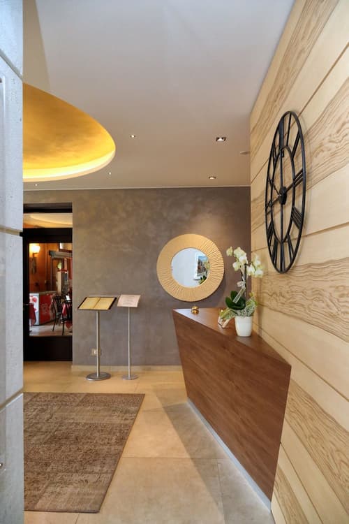 Hotel Garden, Reception