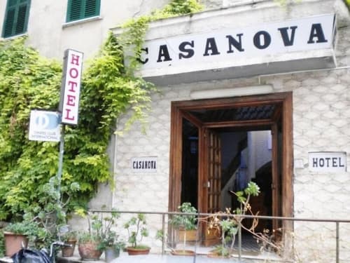 Hotel Casanova, Exterior