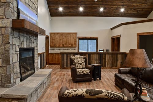 Sawtelle Mountain Resort, Lobby