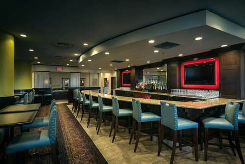 Crowne Plaza Anchorage Midtown by IHG, Bar (on property)