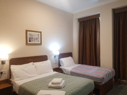 Aberdeen House, Room