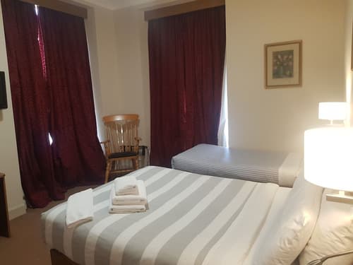 Aberdeen House, Room