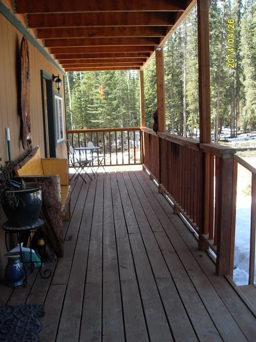 A Hyde Away Inn B&B, Porch