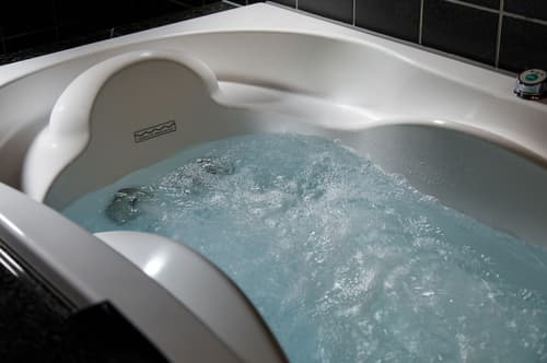 The Screen, Indoor spa tub