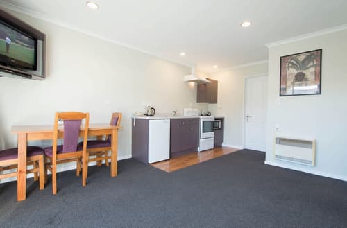 Tower Lodge Motel, Room