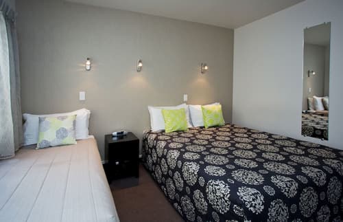 Cable Court Motel, Room