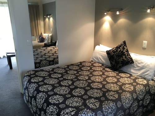 Cable Court Motel, Room