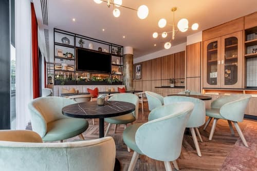 Radisson Hotel Manchester City Centre, A Verified Net Zero Hotel, Lobby