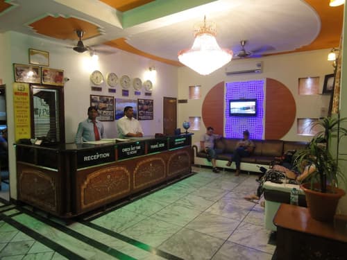 Hotel Taj Plaza, Reception