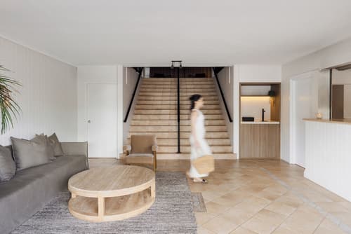 The Lord Byron, Interior entrance