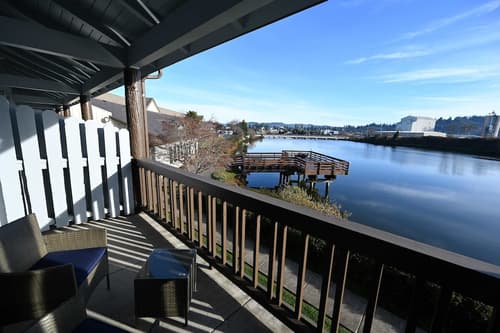 Edgewater Inn and Suites, an Ascend Collection Hotel, Terrace/patio