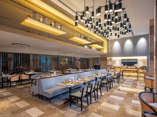 The Residency, Restaurant