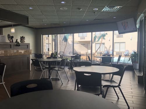 Lamplighter Inn & Suites - South, Lobby