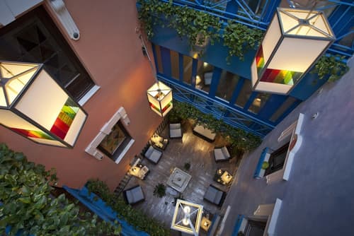 Suites Gran Via 44 Apartahotel, Lobby sitting area