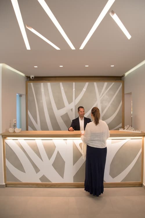 Aeolos Resort Mykonos, Reception