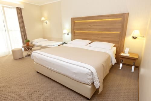 Wellness Hotel Apollo – Lifeclass Hotels & Spa, Portorož, Living area