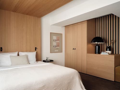 Bob W Münchner Freiheit, Room