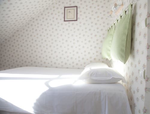 Hôtel du Manoir, Room