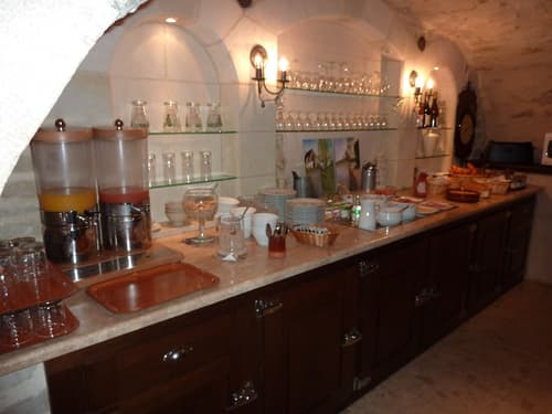 Hôtel du Manoir, Breakfast area