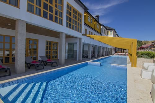 Luna Hotel Serra da Estrela, Indoor/outdoor pool