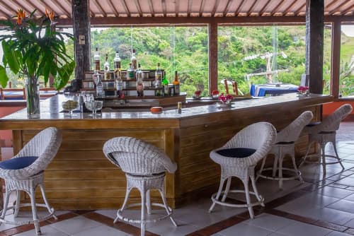 Colonna Galapagos Garden, Bar (on property)