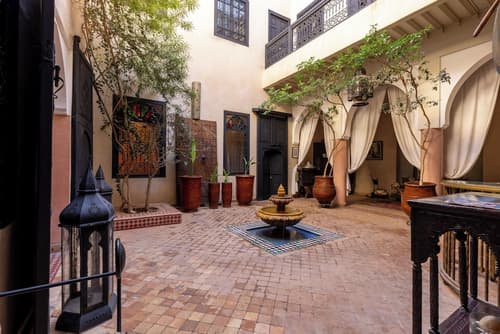 Riad Saba, Reception