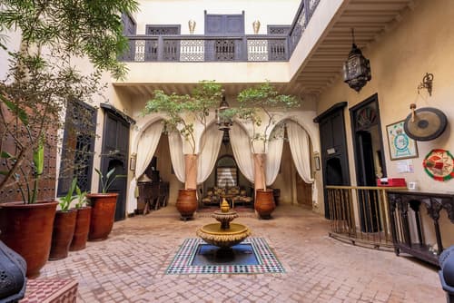 Riad Saba, Reception