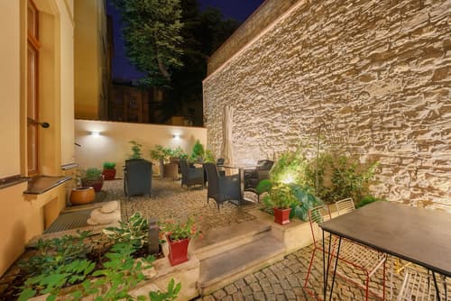 Hunger Wall Residence, Terrace/patio