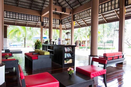 Palm Galleria Resort, Reception