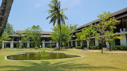 Palm Galleria Resort, Property grounds