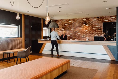 Barossa Weintal Hotel, Reception