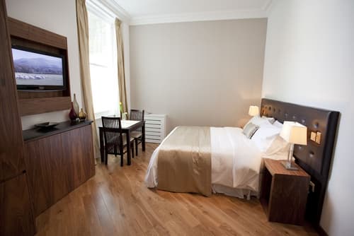 Presidential Apartments - Kensington, Room