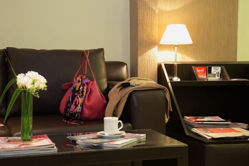 Viasui Hotel, Lobby sitting area