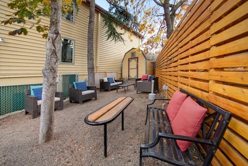 Stratford Inn, Garden